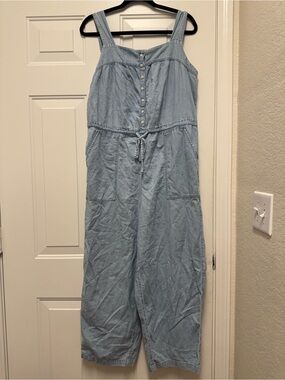 Old Navy Light Blue Chambray Button-Front Jumpsuit 0147